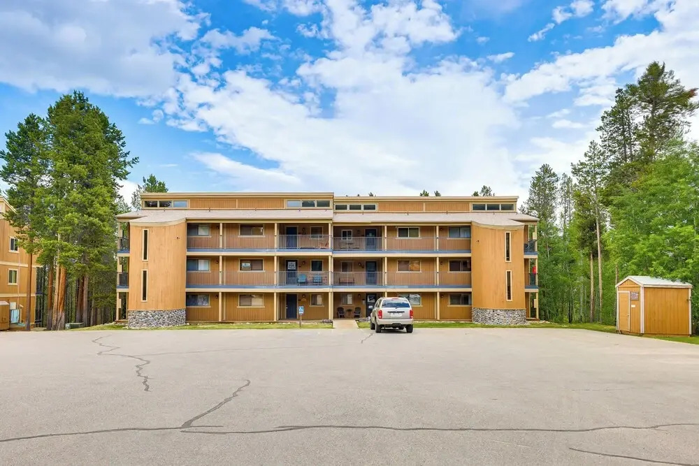 Winter Park Condo w/ Pool + Ski Shuttle Access!
