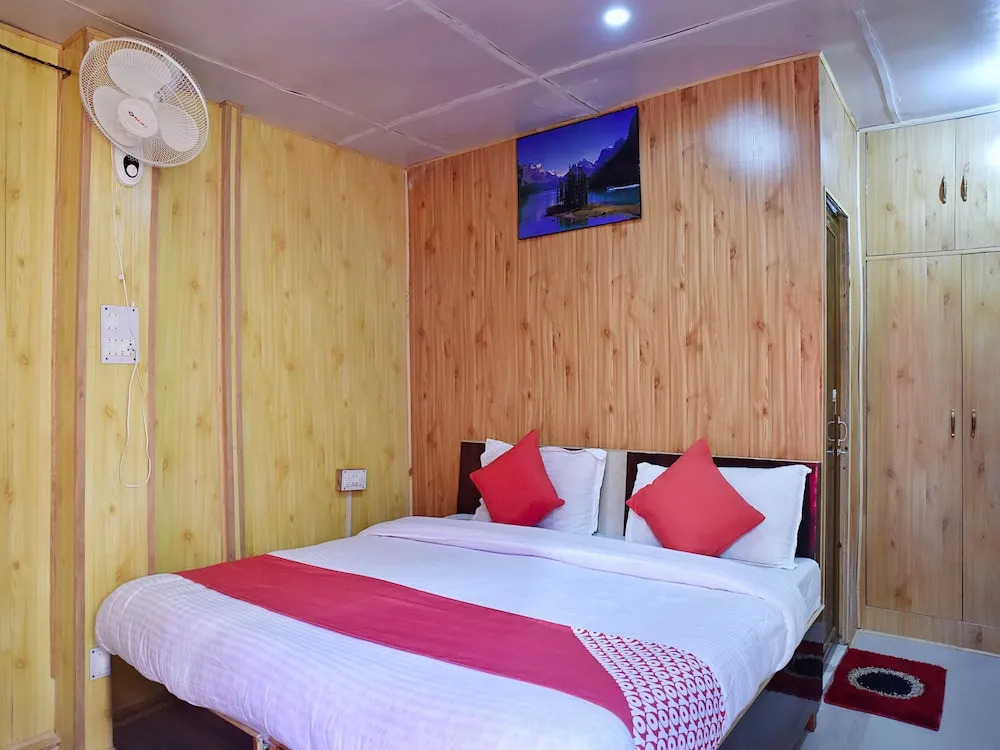 OYO 10633 The Shivalaya Retreat With In