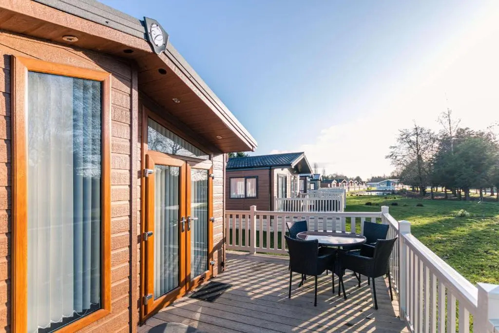 Foxglove Lodge with Hot Tub