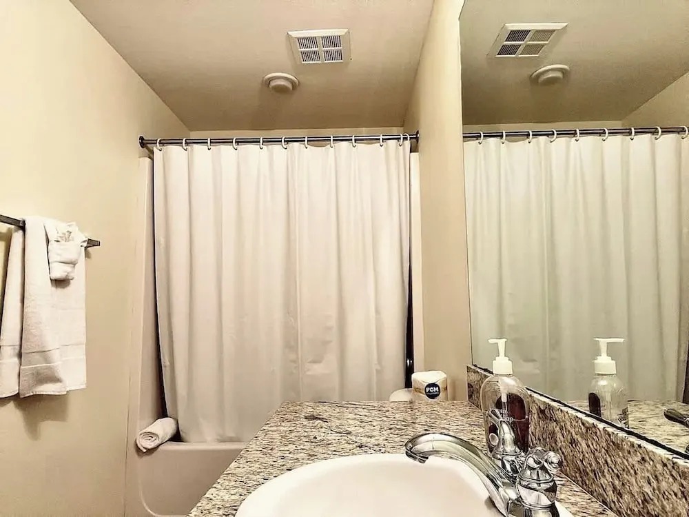 Beachview Condo in Legacy Tower 1-1004 - Fully Furnished 3 Bedroom 2 Bathroom