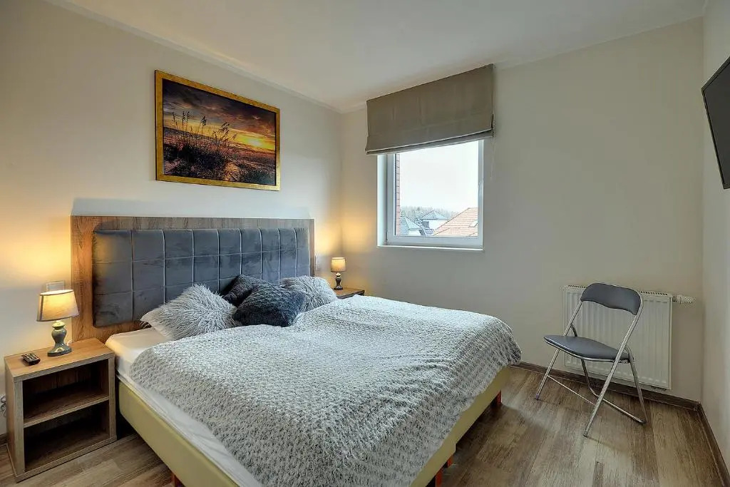 Elegancki Apartament Sun Seasons 24 Blisko Plaży z Parkingiem by Noclegi Renters