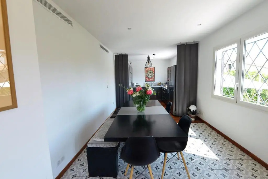 beautiful villa 3 rooms, 165 m² on 2 levels.