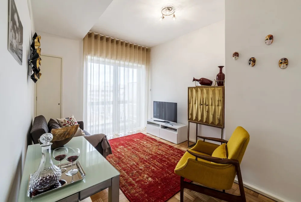 Dot Oporto Flats by Porto City Hosts