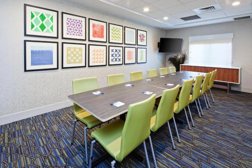 Holiday Inn Express & Suites Clovis Fresno Area by IHG