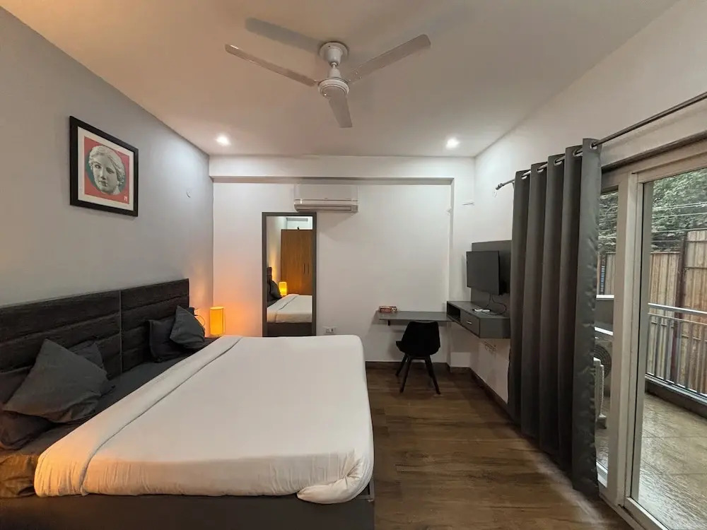 Housr Sector 43 Gurgaon Paras Hospital