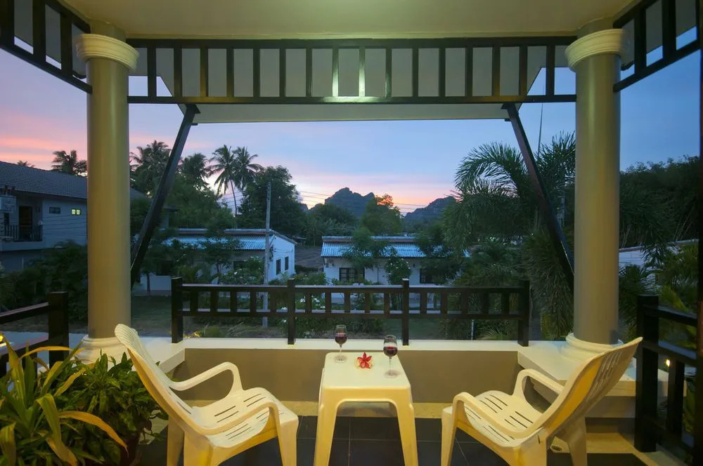 Baan Santhiya Villa 3