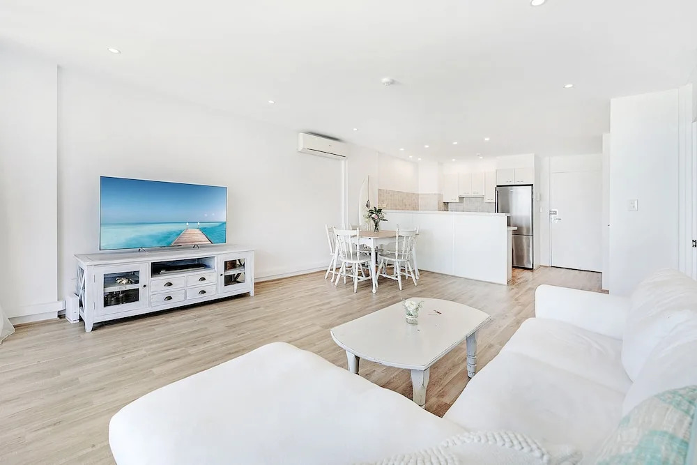 Absolute Beachfront - Central Surfers Paradise