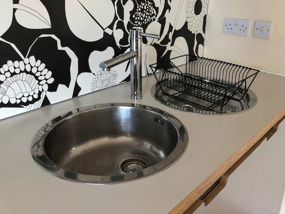 Convenient 1Br Flat Near City Centre