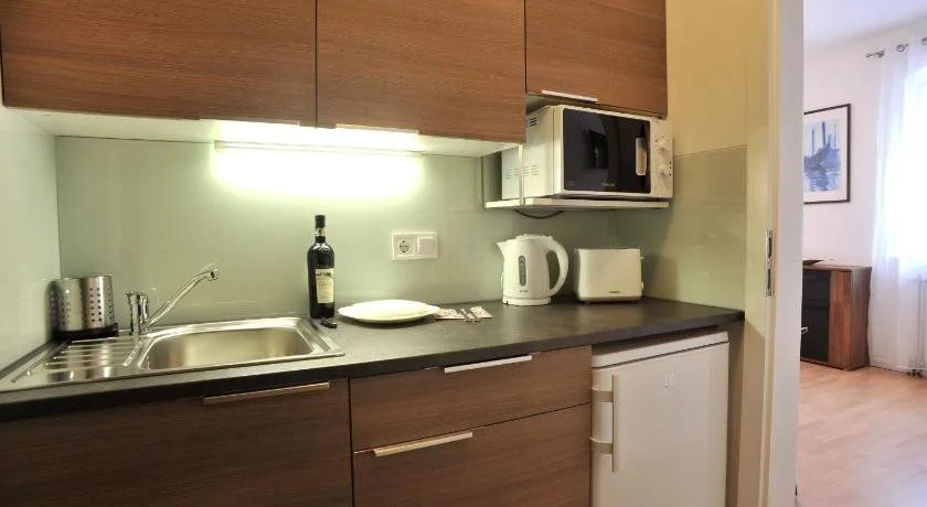 Hillside Premium Apartments