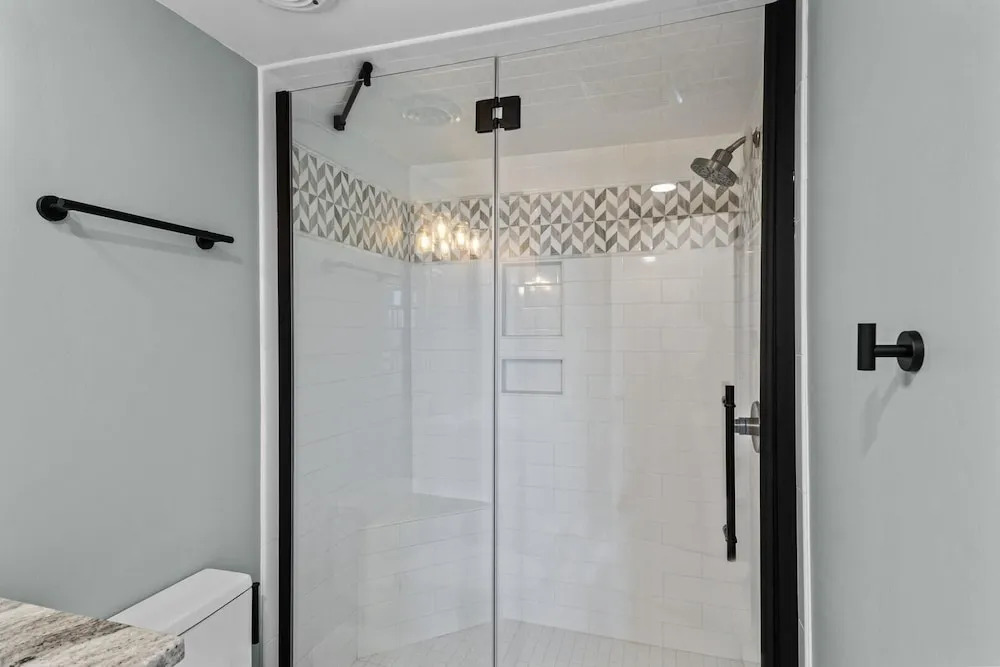 Coral Shores #4 3 Bedroom Condo by RedAwning