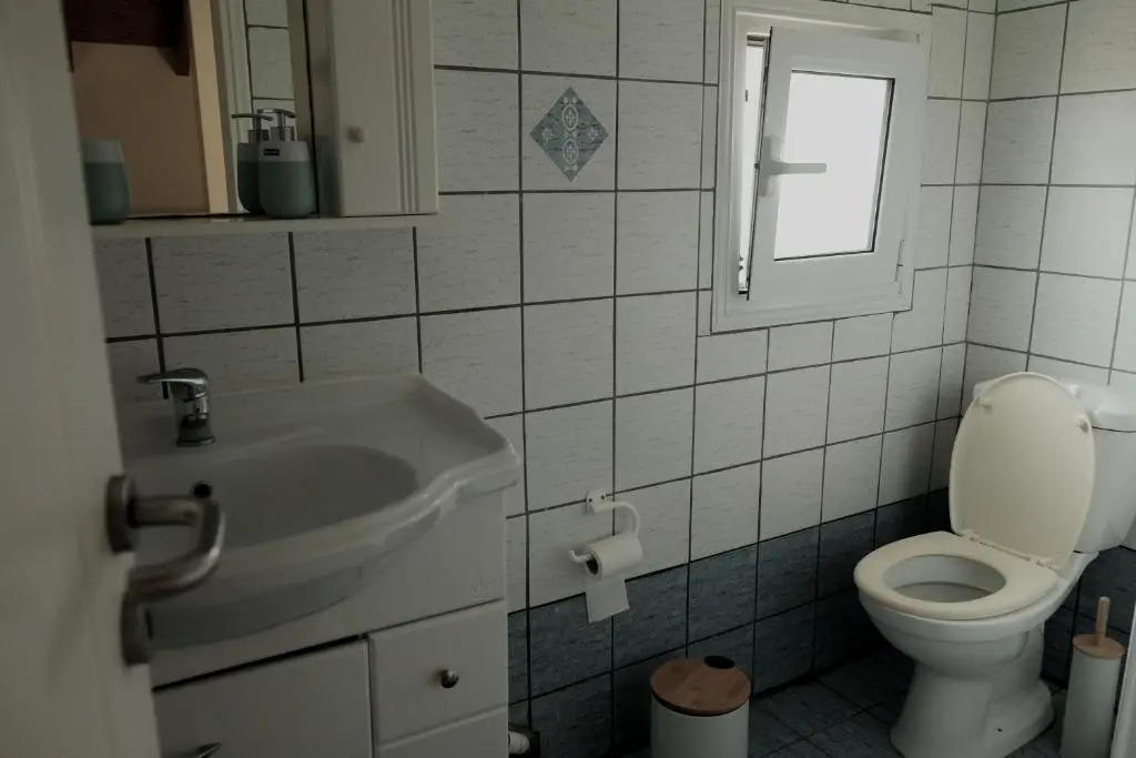 Close to Airport 5 Bedroom Villa by the Sea