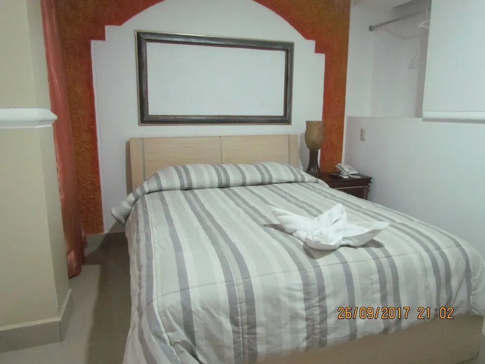 Rizzo Plaza Hotel