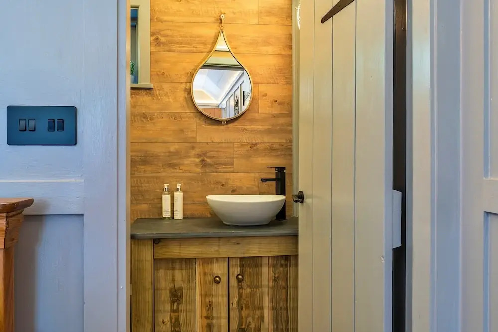 Lodge in Cornwall With Widemouth Bay Views