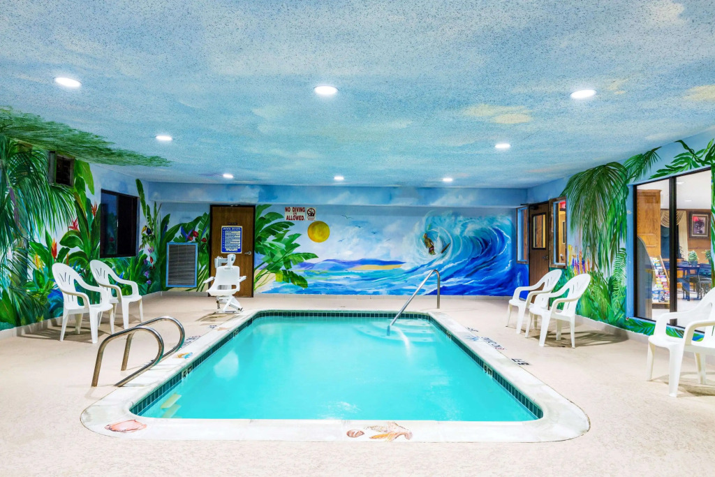 Super 8 by Wyndham League City Kemah Area