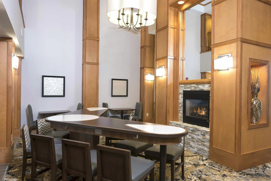 Homewood Suites by Hilton Indianapolis Airport / Plainfield