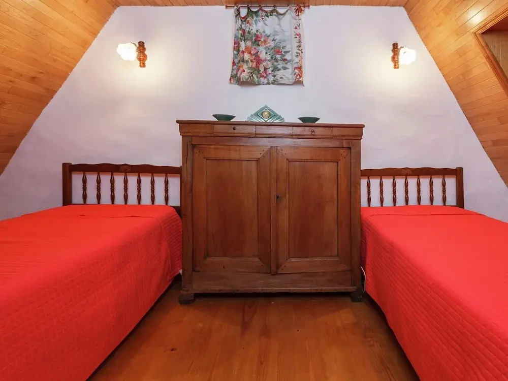 Holiday Home in Auvergne with Roofed Garden and Terrace