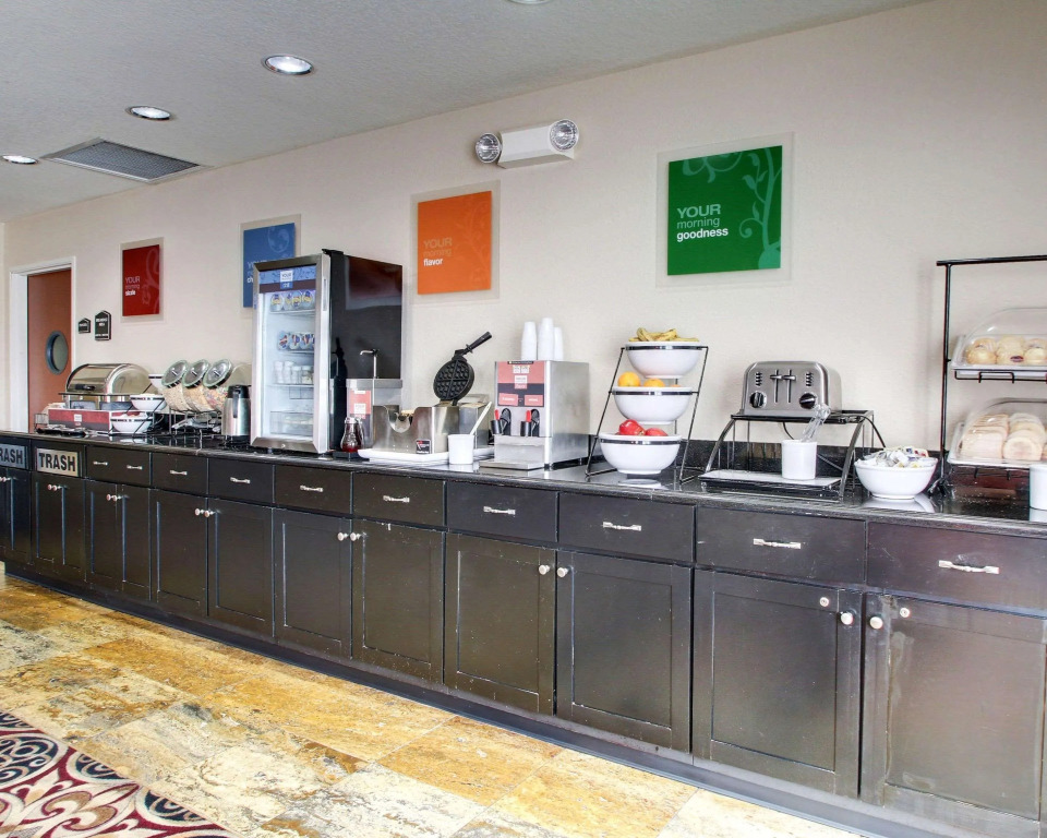 Comfort Inn & Suites Clinton - Jackson West