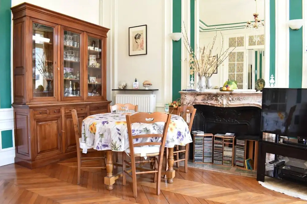 Charming 2 Bedroom Apartment With City View