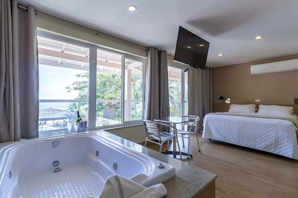 Maresias Hostel & Suites