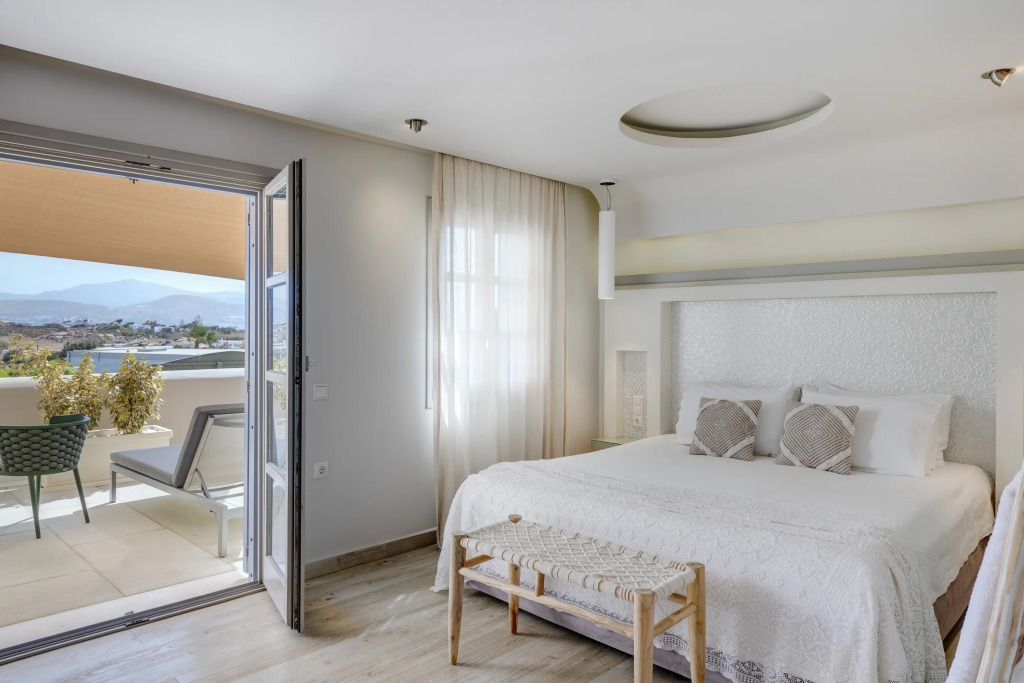 Kouros Art Hotel