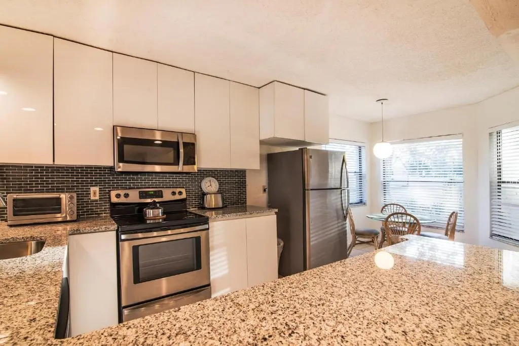 Luxury Shorewalk Water Front 2 Bedroom 2 Bathroom 3Mins IMG 5 Mins Beach