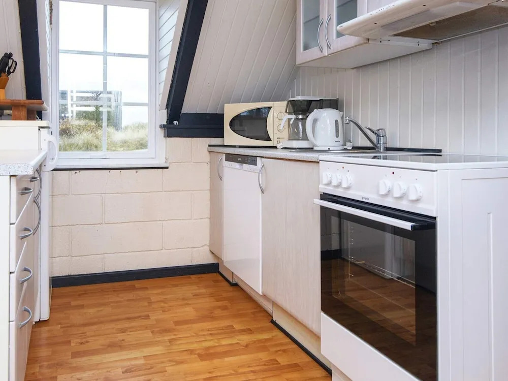 6 person holiday home in Ringkøbing-By Traum