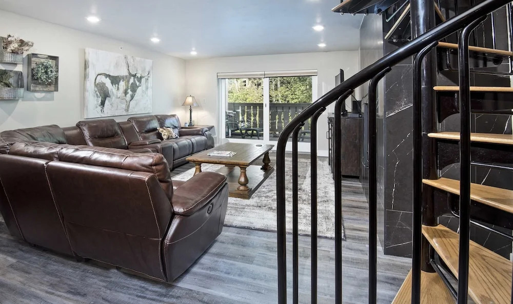 9 Vail Rd. #26 3 Bedroom Condo by RedAwning