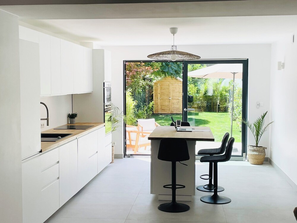 Modern townhouse - Private Garden