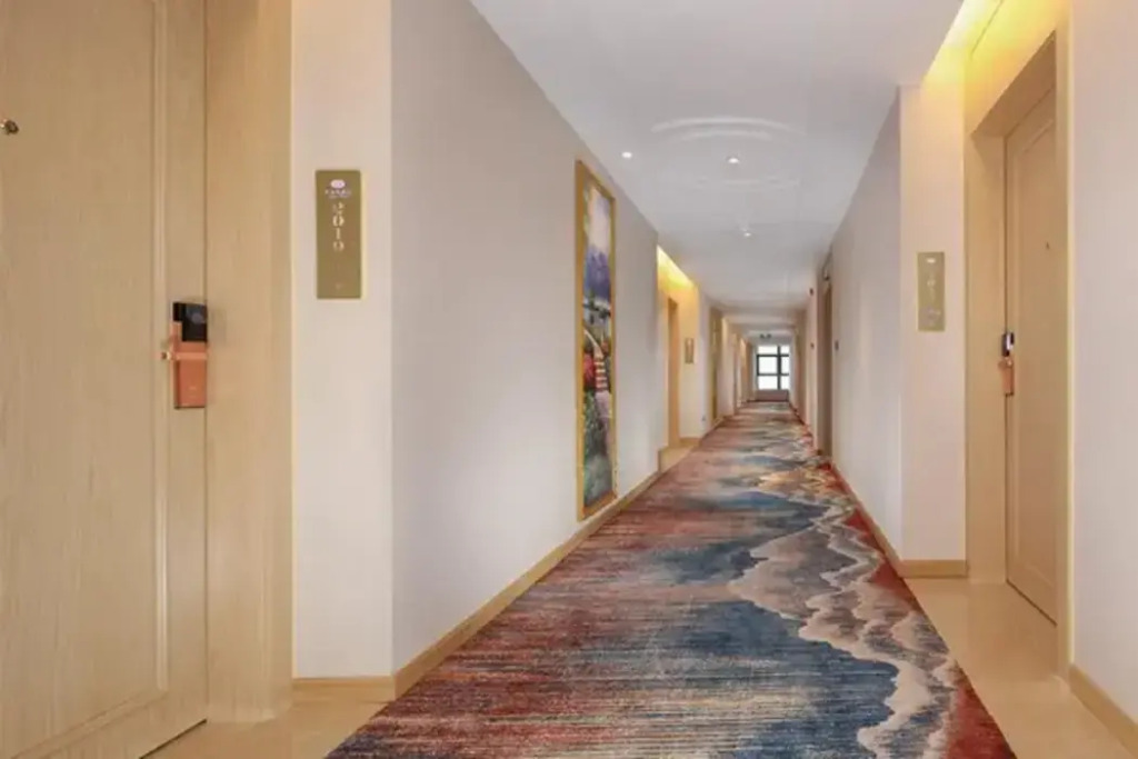 Vienna Hotel（Chengdu University of Petroleum Subway Station）