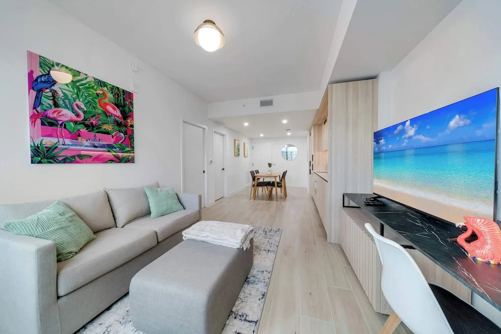 Sleek Escape-resort-style Stay With Pool & Parking