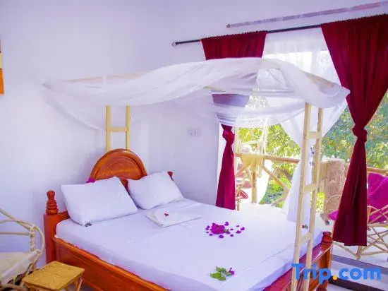 Room V: Beach Front Sea View 2nd Flat 2-4 Guests