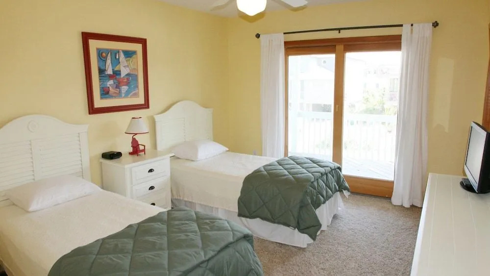 Sandy Paws - 5 Br Home