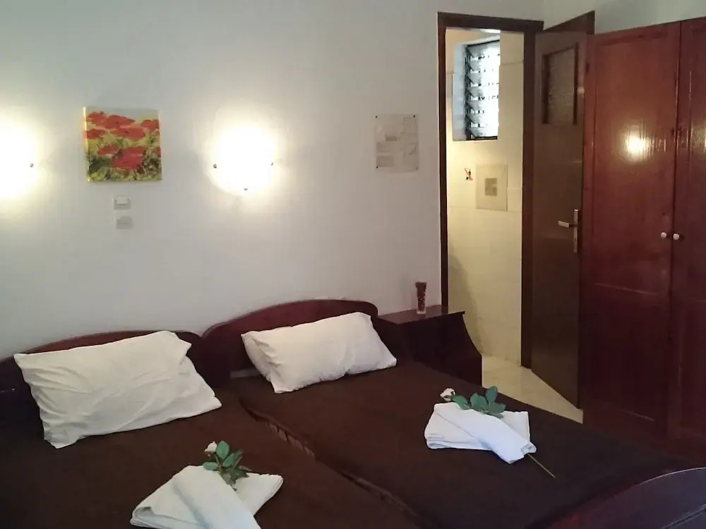 Spacious Apartment in Plataanias with Swimming Pool