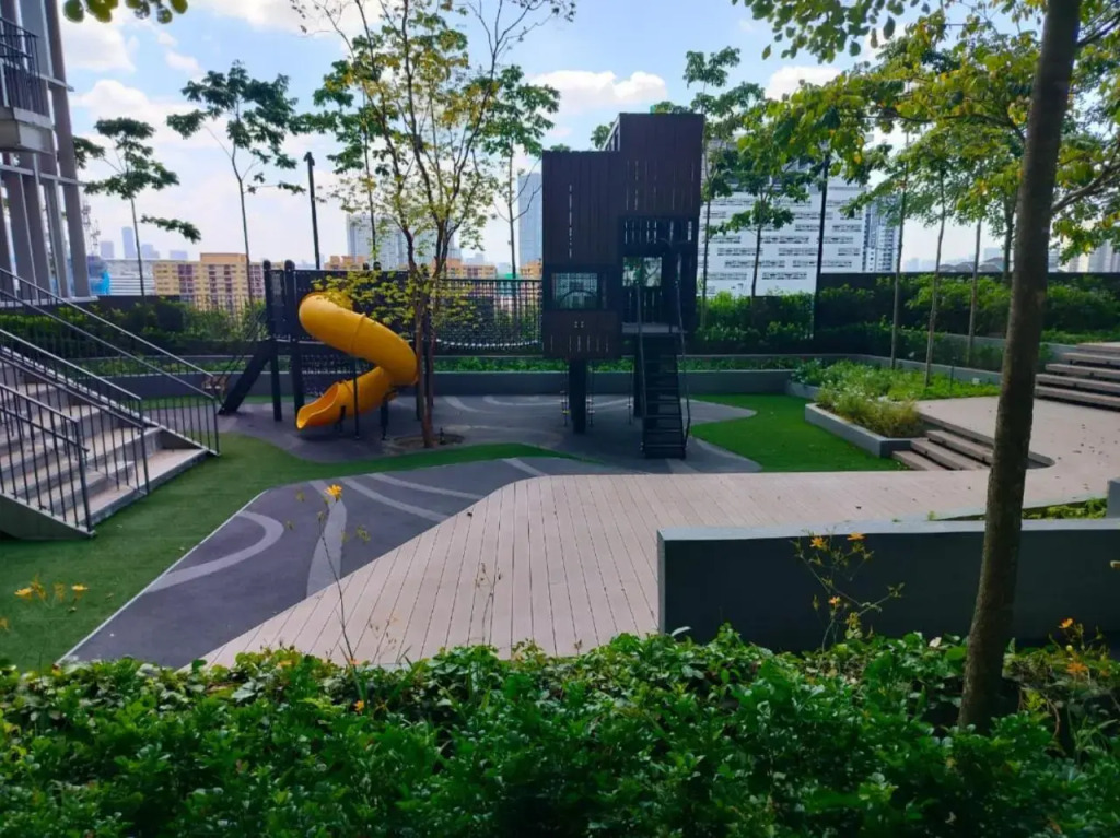 The leafz 6Pax+ 5STAR Living + Sky Infinity Pool by Goopro
