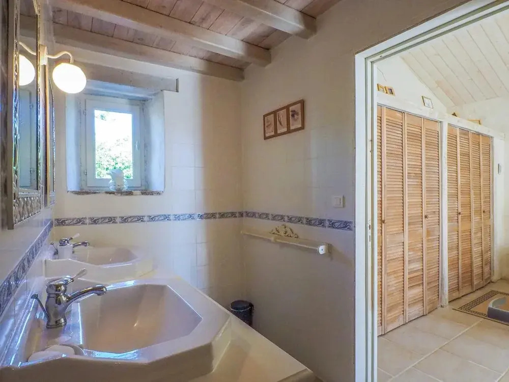 Holiday Home in Saint-Laurent-de-la-Salle with Pool