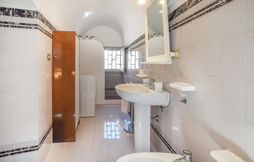 Stunning Apartment in Gravina in Puglia -ba- With 2 Bedrooms and Wifi