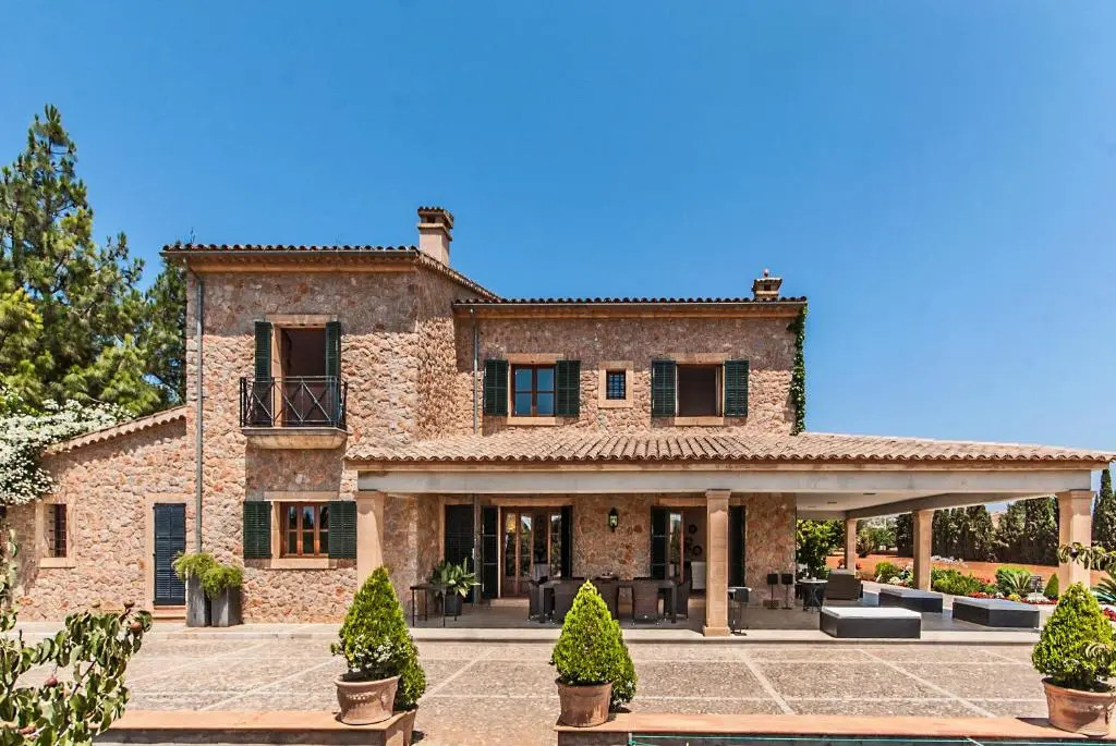 Villa Santa María Dreams AWARDED 2025