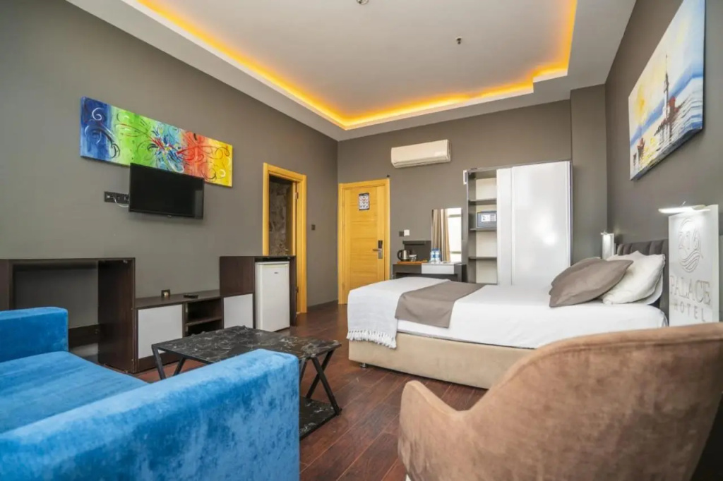 216 Palace Suites