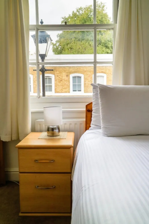 2 Bedroom Flat Near Angel