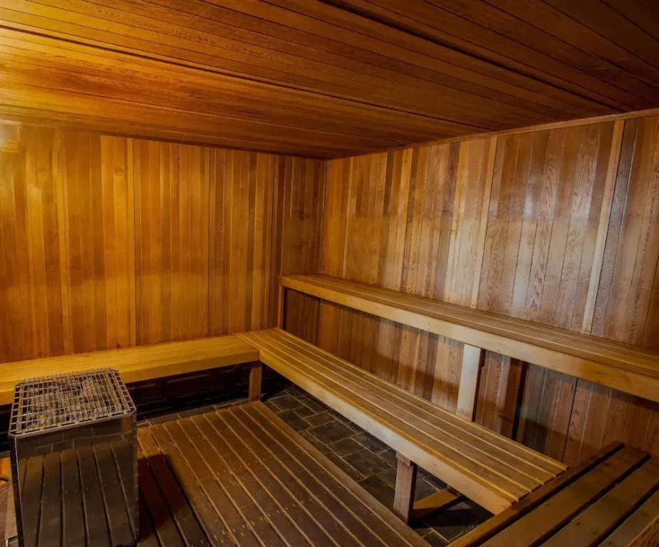 Uhost AI 2BR Condo Scenic Mountain Retreat