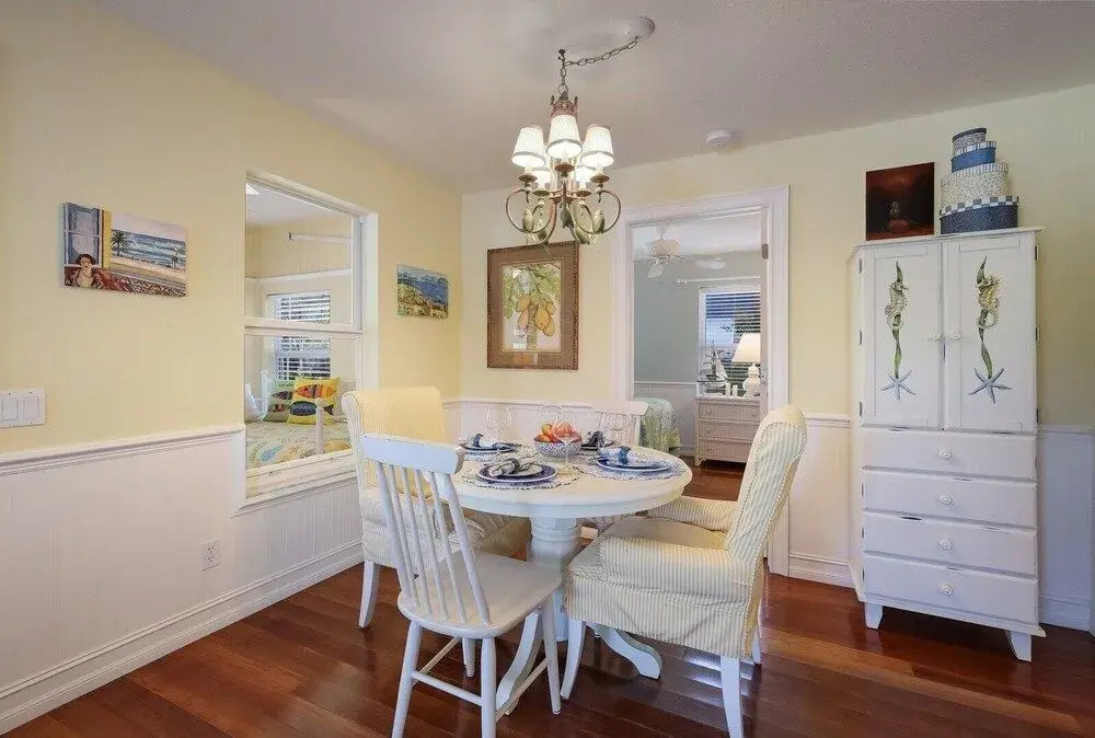 Shady Mango 2 Bedroom Home by RedAwning