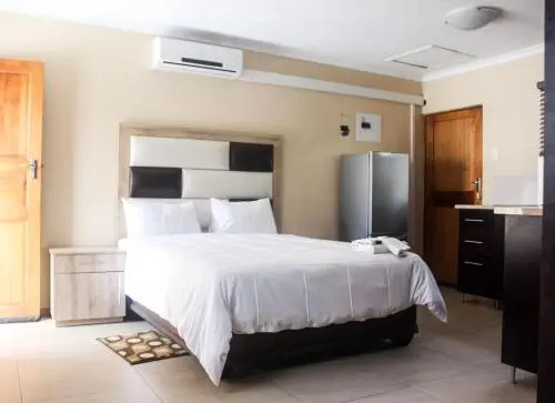 Mbopha Guest House