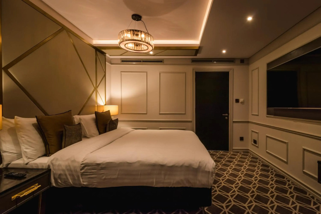 Seven Hotel