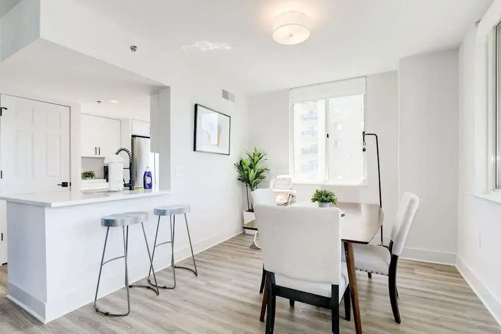 Elegant 2BR Apartment - Minutes to D.C.