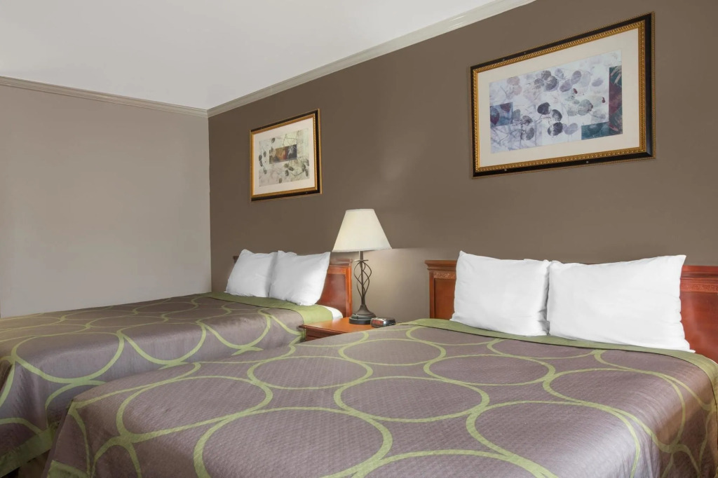 budgetel Inn & Suites