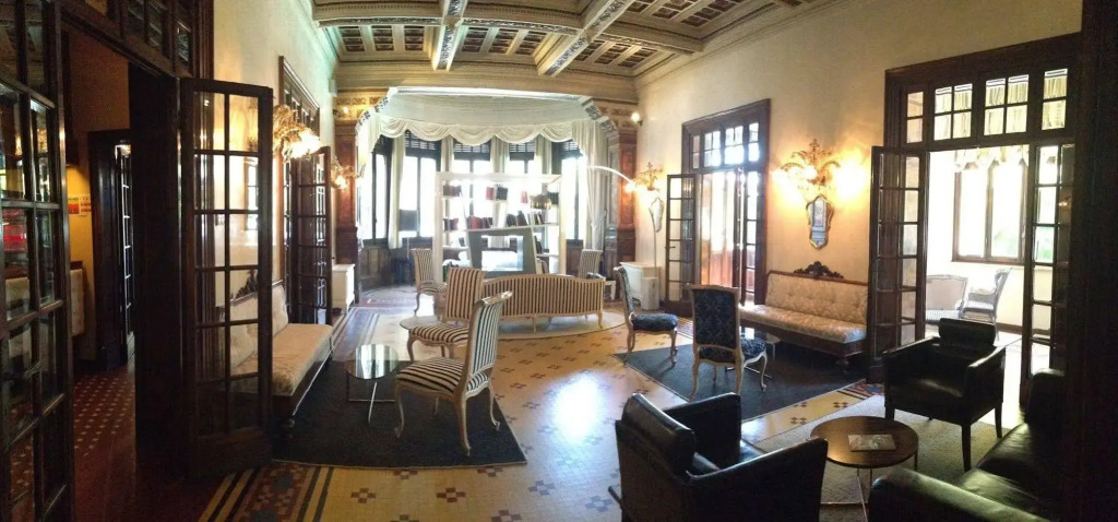 Hotel De La Ville