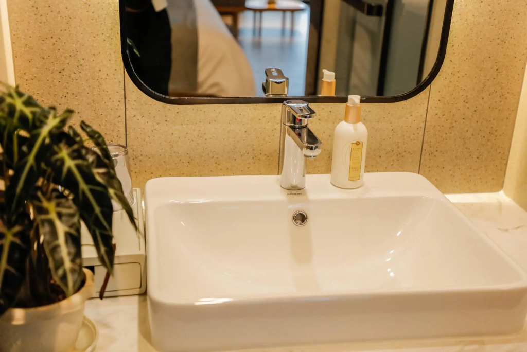 LANO Hotel Liaoning Jinzhou Tiahe District Zhongyang Nan Street Red Star Macalline