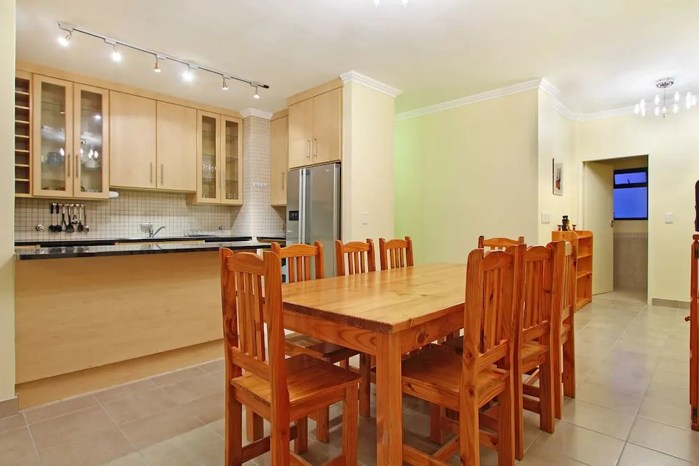 Knightsbridge 407 by Host Agents