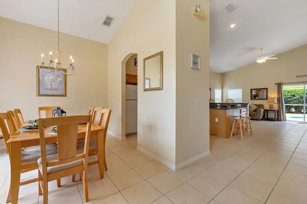 2 Suites, 1 King, 5 beds- Pool, Games Room #810 villa