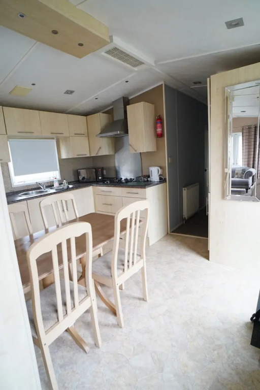 8 Berth Caravan By The Beautiful Beach Of Hunstanton In Norfolk Ref 23006W